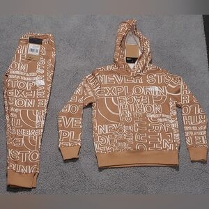 THE NORTH FACE BOYS CAMP JOGGER PULLOVER & JOGGER SET sz 7/8 ALMOND BUTTER $90